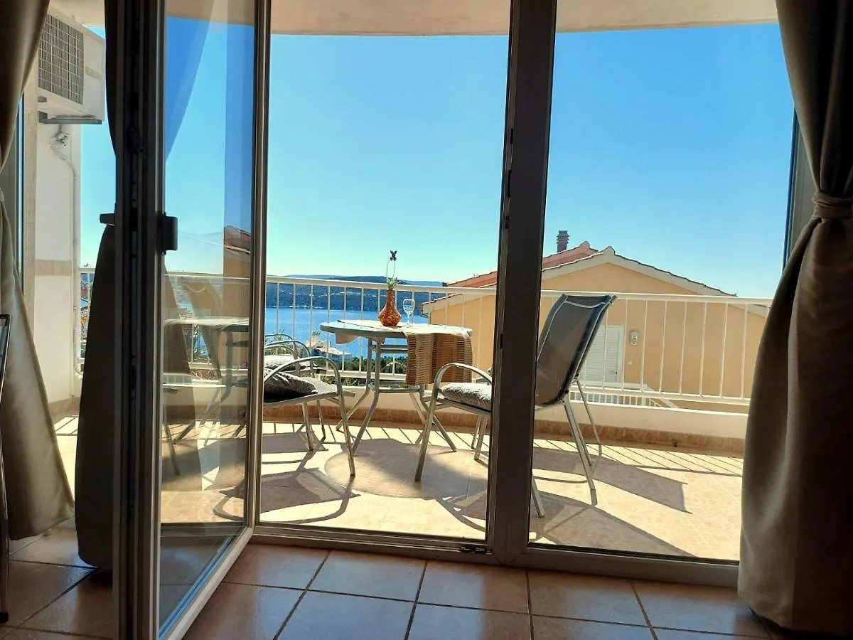 Apartments Jasna Trogir 0*,